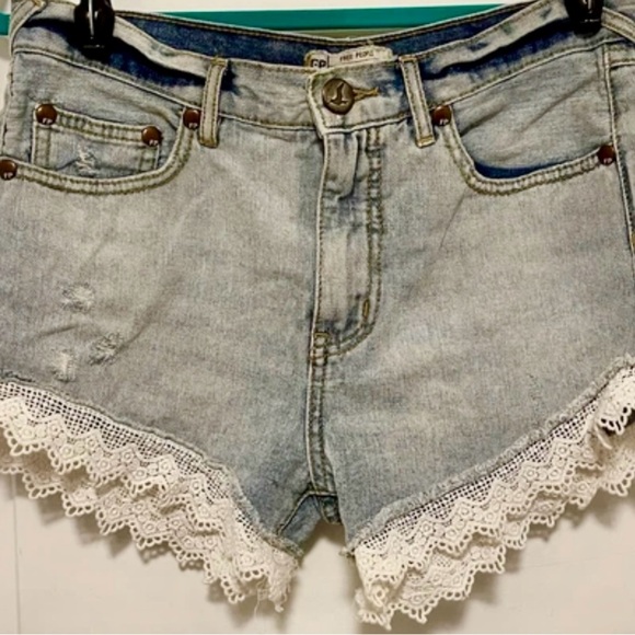 Free People Denim Shorts Lace Trim Boho Festival Cottagecore High Rise W 26 - Picture 2 of 12